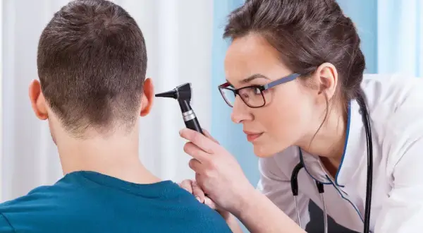 Skuteczne sposoby na ból ucha – domowe metody i leki bez recepty
