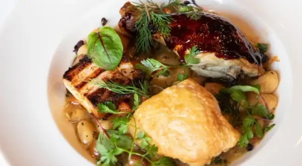 Gdzie zjeść w Piwnicznej-Zdroju? Odkryj najlepsze restauracje i smaki