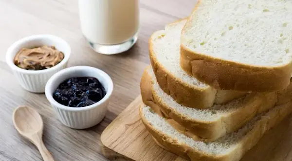 Ile kalorii ma chleb tostowy? Zaskakujące wartości kaloryczne!