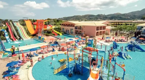 Najlepsze hotele na Zakynthos z dzieckiem - unikaj rozczarowań