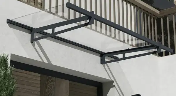 Balkon w bloku: zacienienie bez wiercenia i zgody spółdzielni?