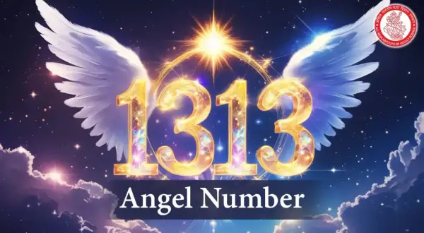 Anielskie przesłanie 1313 znaczenie: skrzydła anioła otaczają złote cyfry 1313 na tle nocnego nieba.