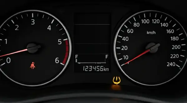 Jak wyłączyć kontrolkę ciśnienia w oponach ford i uniknąć problemów