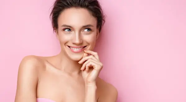 Jak osiągnąć perfekcyjny makijaż rozświetlający glow dla każdej cery