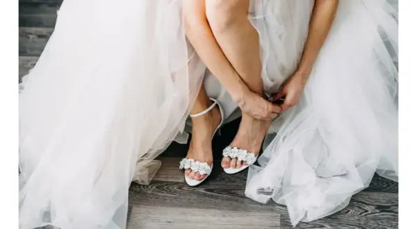 Buty ślubne: Komfort i styl w dniu ślubu jak wybrać idealne?