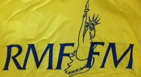O której jest losowanie w RMF FM? Sprawdź godziny i zmiany!
