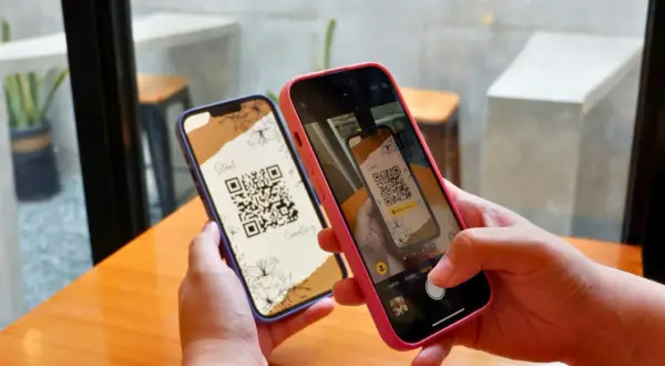 Jak zeskanować kod QR aparatem: Prosty poradnik dla iOS i Android