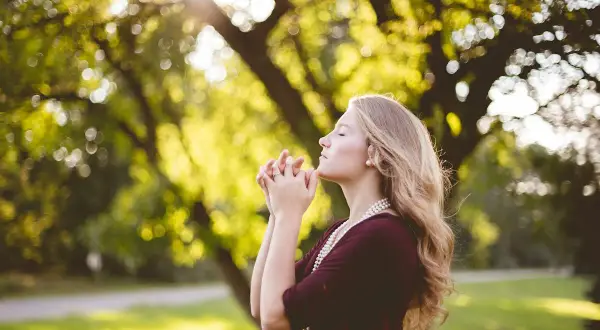 Co to jest wiara religijna i jak wpływa na nasze życie?