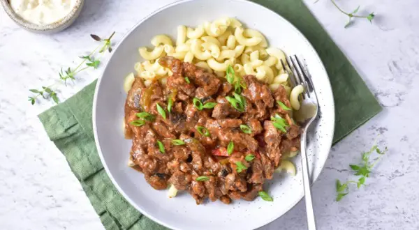 Jaki ogórek do strogonowa? Oto najlepszy wybór dla idealnego smaku