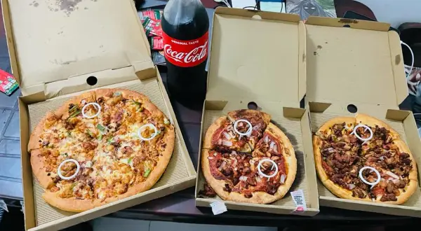 Duża pizza Pizza Hut: 31 czy 38 cm? Poznaj dokładny wymiar!