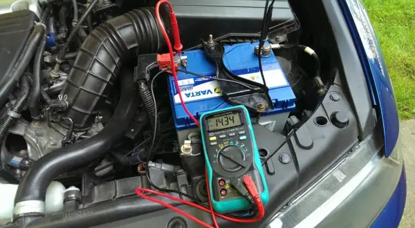 Akumulator Honda Accord VII 2.0 benzyna: Precyzyjny dobór i wymiana
