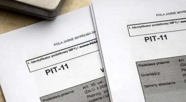 PIT-11 dla pracownika: termin, jak dostać i co gdy się spóźnią