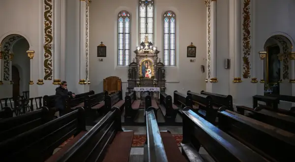 Dlaczego katolicy nie jedzą mięsa w piątek? Religijne i historyczne wyjaśnienie praktyki