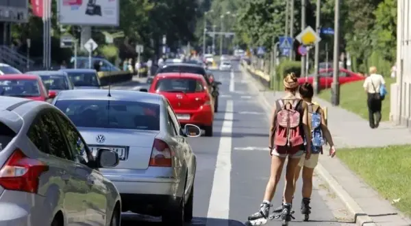 Czy można jeździć na rolkach po drodze? Sprawdź, co musisz wiedzieć