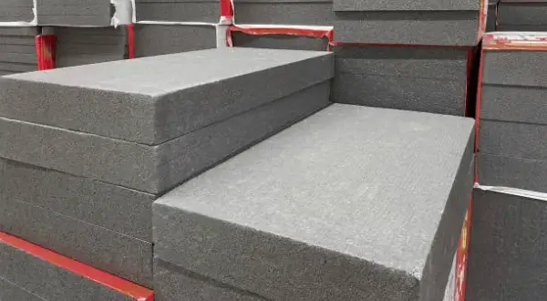 Jaki styropian na ogrodzenie: wybierz najlepszy materiał do płotu
