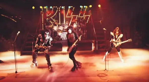 Ile trwa koncert KISS? Odkryj czas trwania występu zespołu