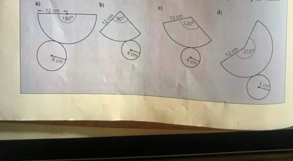 Vier verschiedene Netze eines Kegels werden gezeigt, jeweils mit einem Kreissektor und einem Kreis. Die Frage ist, ob aus diesen Netzen ein Kegel gebaut werden kann.
