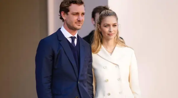 Jak ubrać się do opery? Elegancki dress code i porady
