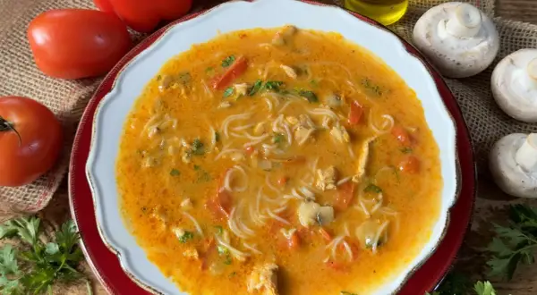 Zupa tajska w domu: przepis krok po kroku na autentyczny smak!