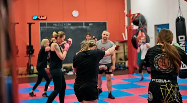 CrossFit Łódź: Najlepsze boxy i jak zacząć (Przewodnik)