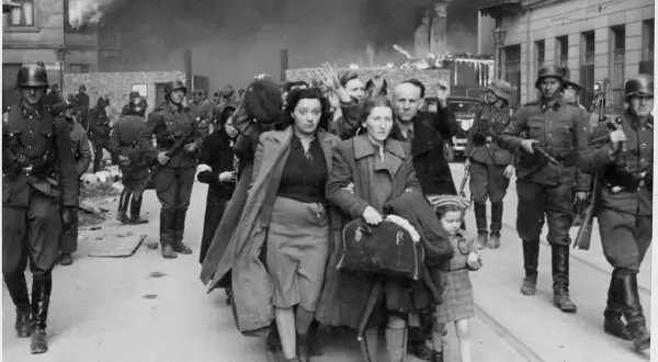 Zdążyć przed panem bogiem epoka: jak literatura zmienia pamięć o wojnie