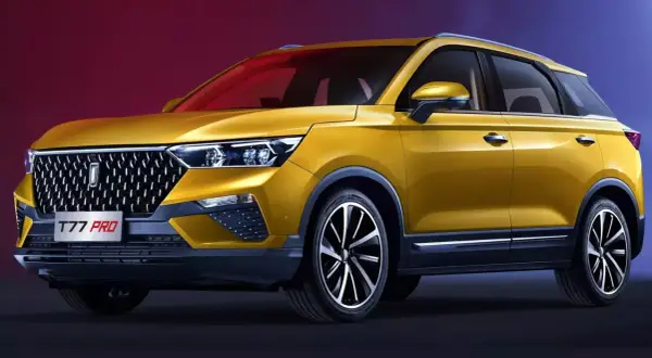 Żółty Bestune T77 PRO z chromowanym grillem i felgami, prezentujący nowoczesny design SUV-a.