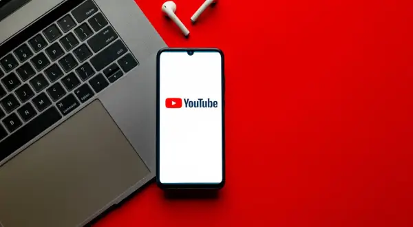 Czy YouTube Music jest za darmo? Odkryj ograniczenia i korzyści