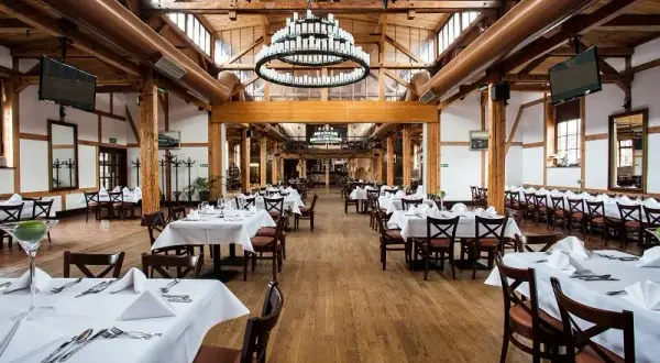 Najlepsze restauracje w Puławach: Gdzie zjeść smacznie i na każdą kieszeń?