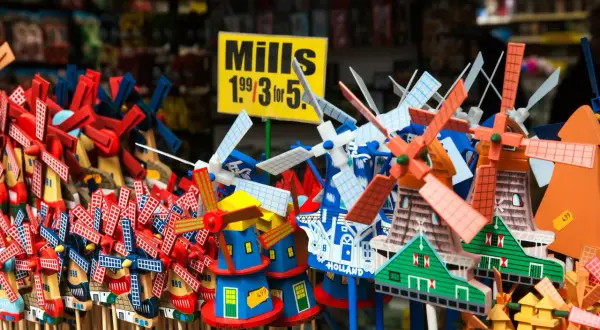 Co przywieźć z Holandii? Odkryj autentyczne pamiątki i smaki!