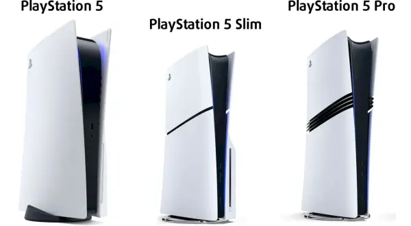 Porównanie konsol PlayStation 5, PS5 Slim i PS5 Pro. Różnice w ps5 wymiary są widoczne.