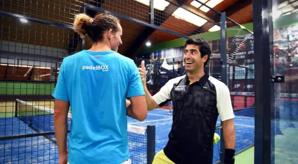 Padel Köln: Ihr ultimativer Guide zu Plätzen, Preisen & Kursen