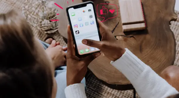 Czy warto połączyć Instagram z Facebookiem? Odkryj zalety i wady