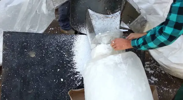 Czym zmielić styropian? Odkryj najlepsze maszyny i metody