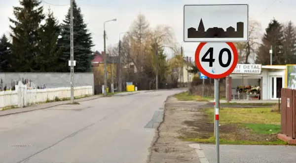 Co to jest teren zabudowany i jakie ma znaczenie dla kierowców?