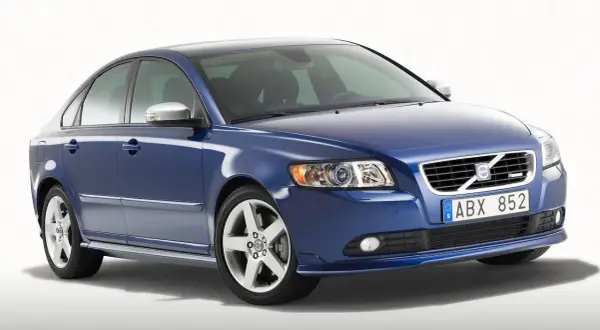 Pojemność baku Volvo S40: Ile litrów i jaki zasięg?