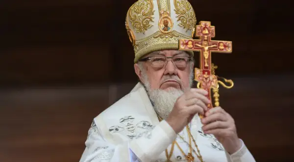 Kto jest głową kościoła prawosławnego i jak wygląda jego hierarchia?