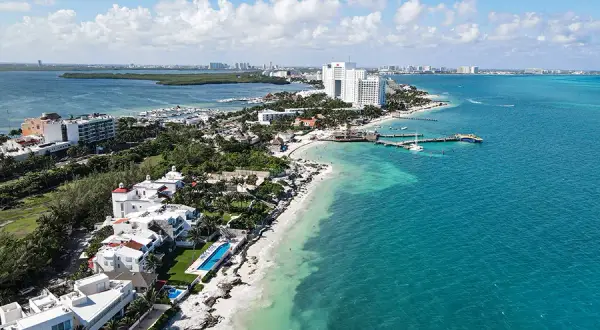 Cancun: Bezpiecznie na wakacjach? Poradnik dla Polaków