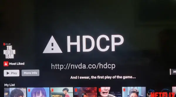 Ekran Netflix z napisem "HDCP co to znaczy" i adresem http://nvda.co/hdcp. Poniżej przyciski "Play" i "More Info".