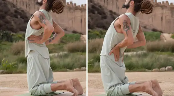 Hombre en postura del camello yoga, mostrando los beneficios de apertura del pecho y flexibilidad de la columna.