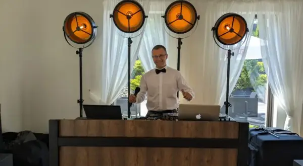 O co pytać DJ-a weselnego, aby uniknąć rozczarowania na weselu