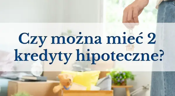 Czy można mieć dwa kredyty hipoteczne? Kobieta trzyma klucze do domu, a w tle widać kartony z rzeczami, sugerujące przeprowadzkę lub zakup kolejnej nieruchomości.