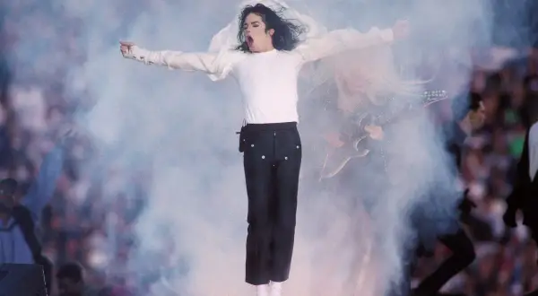 Michael Jackson w sztuce pop: jak jego wpływ zmienił kulturę