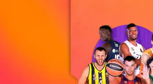 Jugadores de baloncesto posan para la clasificación Euroliga.