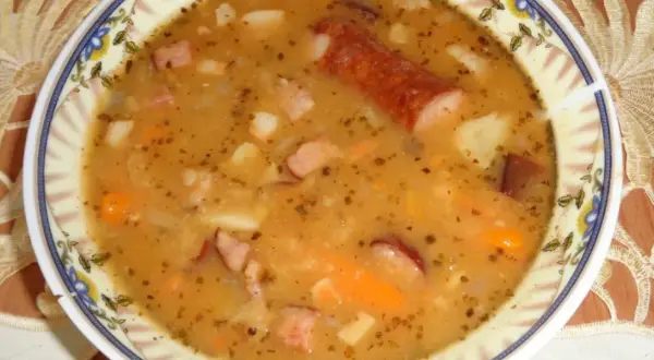 Perfekcyjna zupa grochowa: Przepis krok po kroku i porady eksperta