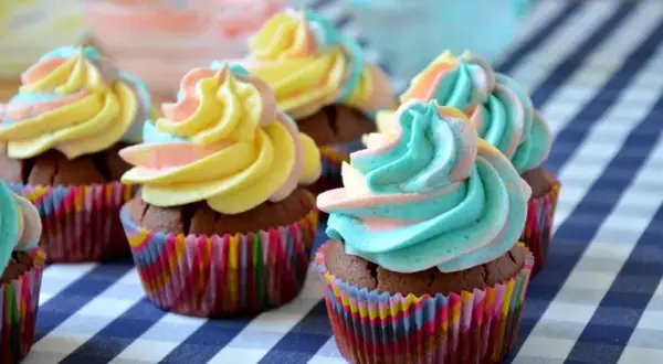 Jak zrobić idealny krem do muffinek – proste przepisy i triki dekoracyjne