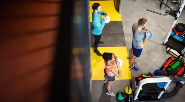 Ile kalorii spala trening siłowy? Prawda o afterburn i metabolizmie