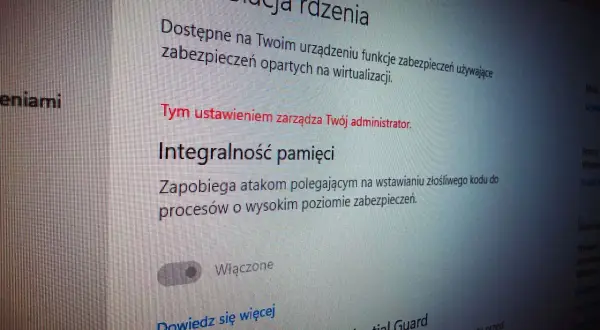 Ekran Windows 11 z ustawieniami "Izolacja rdzenia" i "Integralność pamięci".