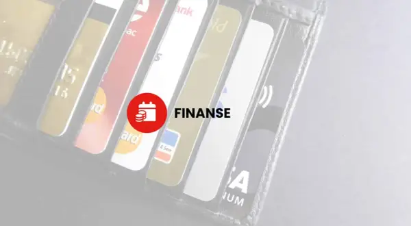 Portfel z kartami kredytowymi. Dowiedz się, jak działa karta kredytowa i zarządzaj swoimi finansami.