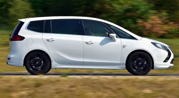 Opel Zafira C diesel: Jaki silnik wybrać? Rozrząd, smok i co jeszcze?