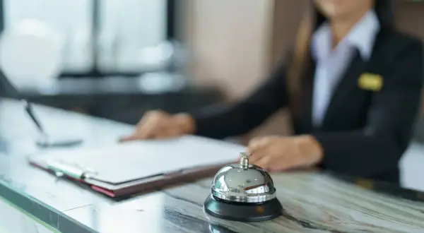 Czy w hotelu trzeba pokazać dowód? Sprawdź, co musisz wiedzieć